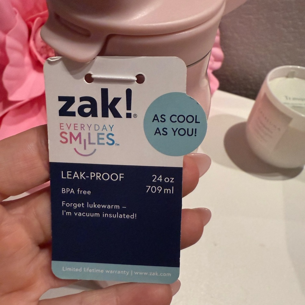 zak! Barbie Pink 24oz. Water Bottle with White Bow Accents - Picture 9 of 9